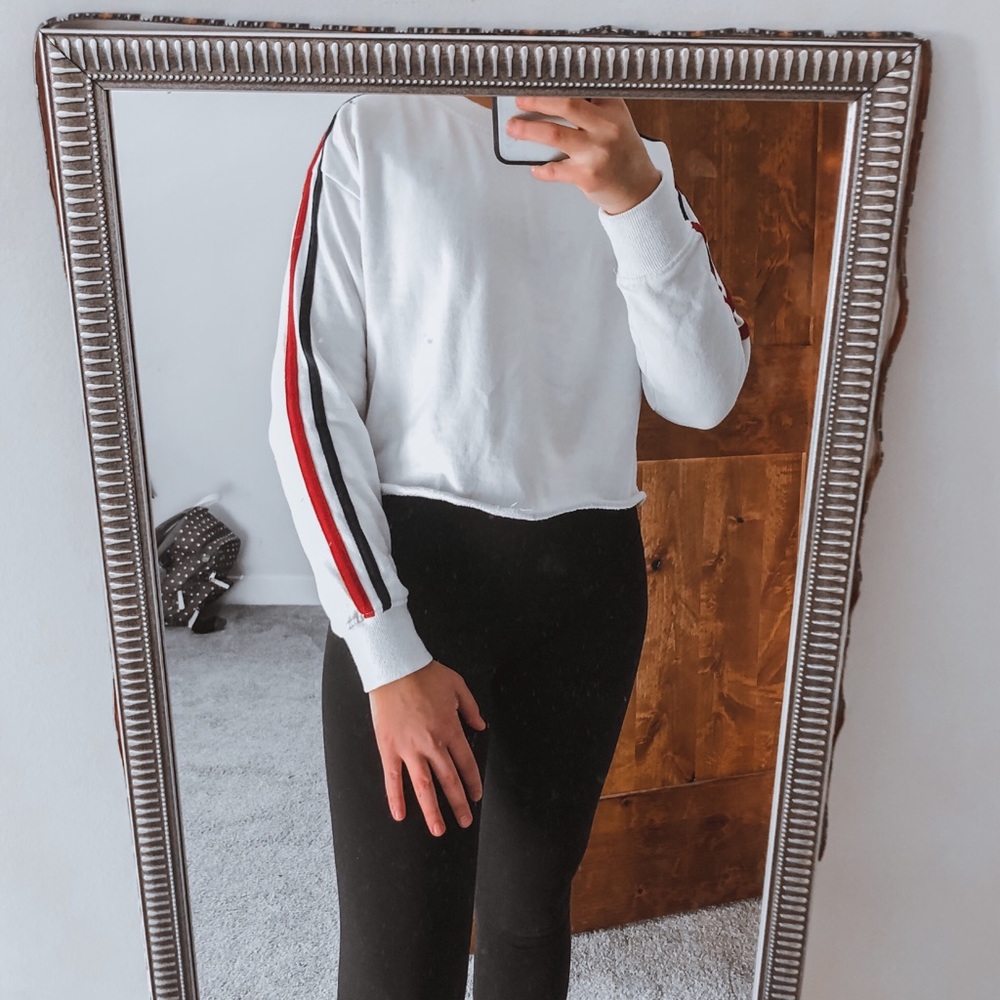 cropped white sweatshirt